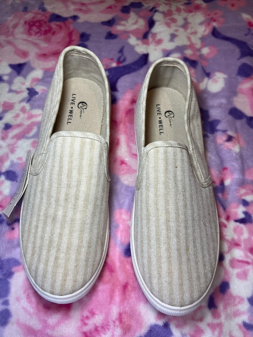 Active Live Well Women’s Slip-On Canvas Sneakers Size 10 Beige